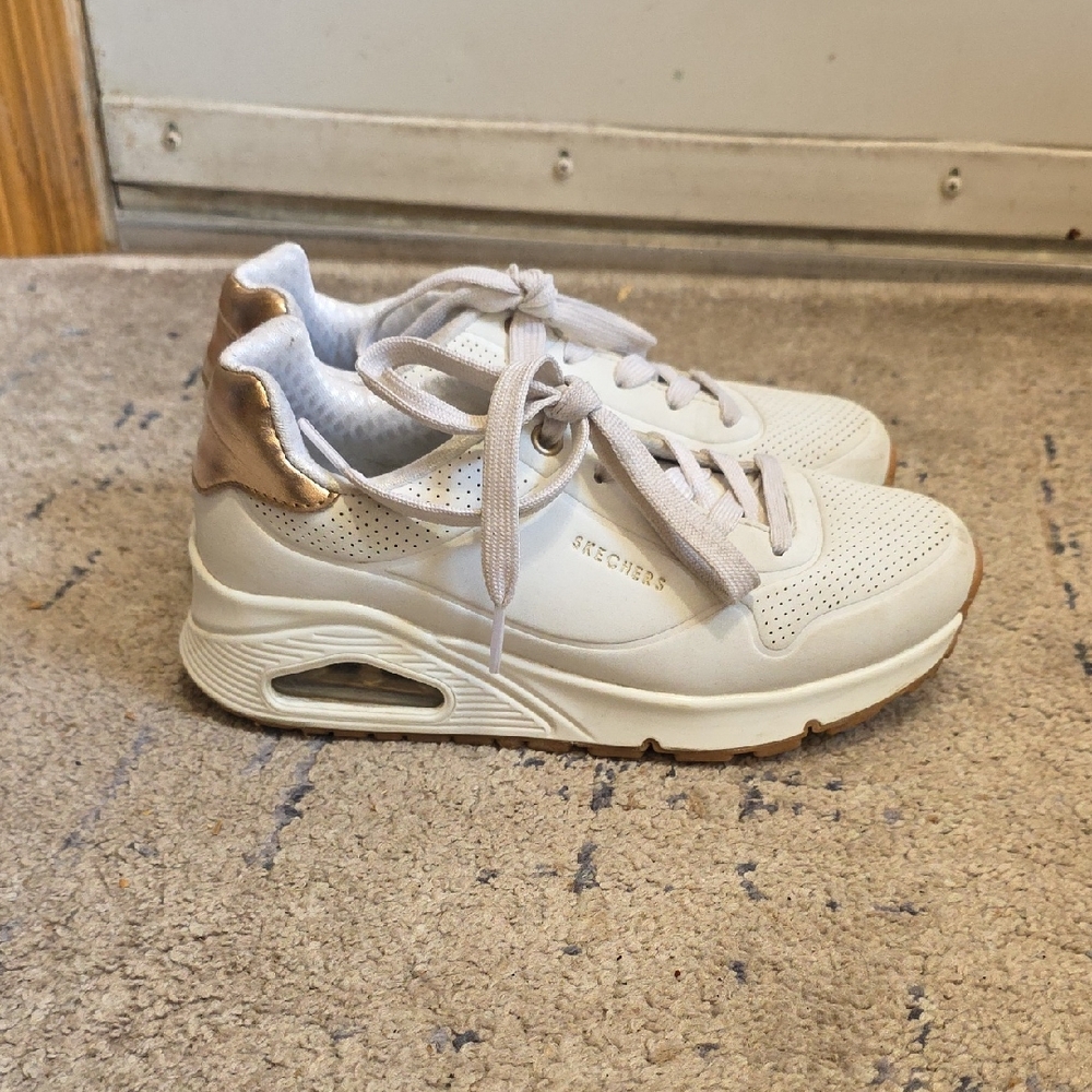 Skechers Girls Cream and Gold Sneakers